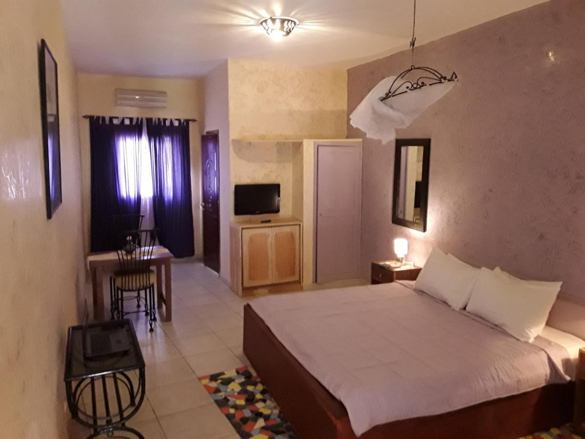 Hotel Grazia Maria Мбур Екстериор снимка
