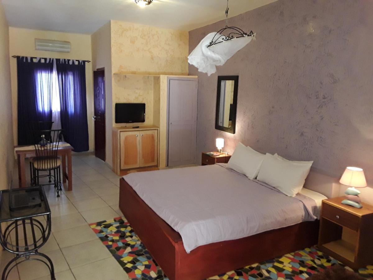 Hotel Grazia Maria Мбур Екстериор снимка